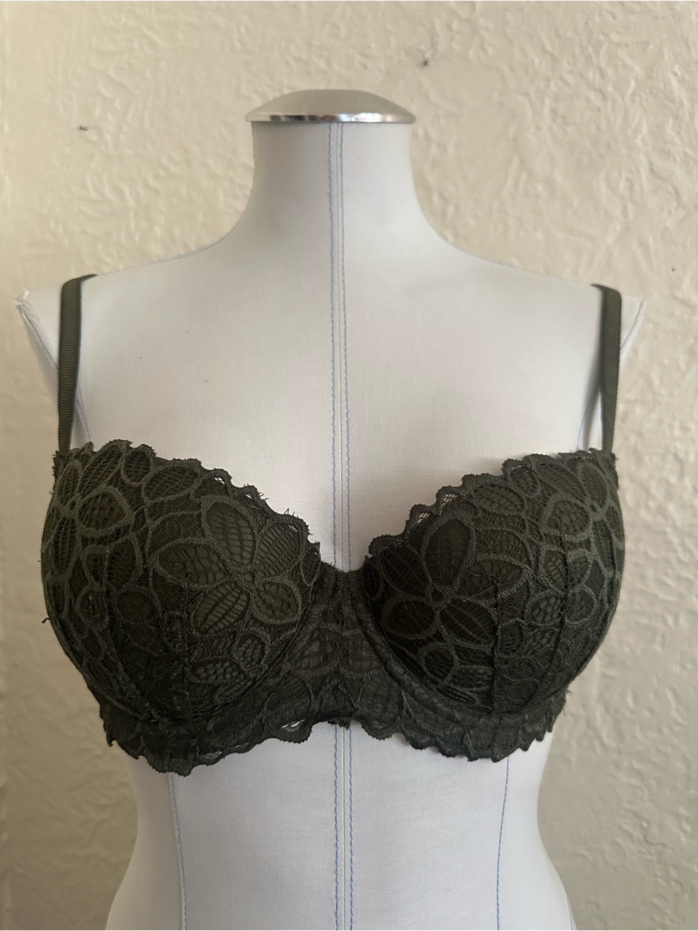 Victoria’s Secret Pink Army Forest Green Lace Date Push-Up Bra 36C